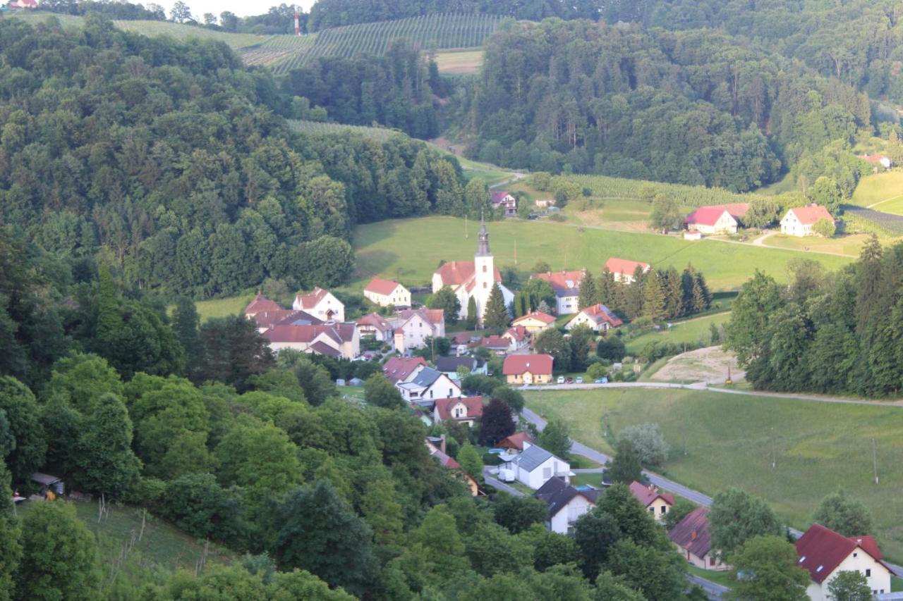 Sleeping In Village Svecina エクステリア 写真